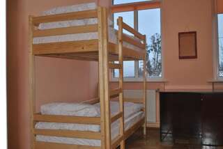 Хостелы Hostel U Pottera Черновцы Общий шестиместный номер для мужчин и женщин-2